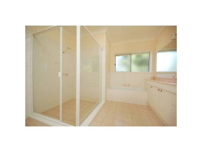 101 Dampier Street, Barellan Point QLD 4306