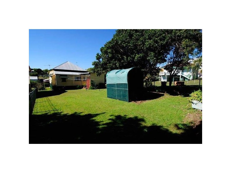 99 Cedar Street, Greenslopes QLD 4120