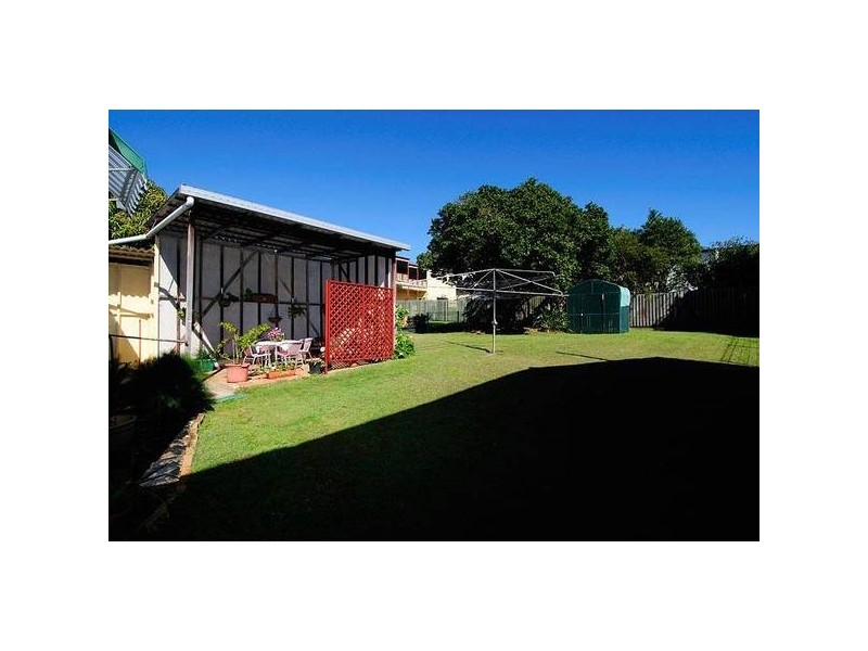 99 Cedar Street, Greenslopes QLD 4120