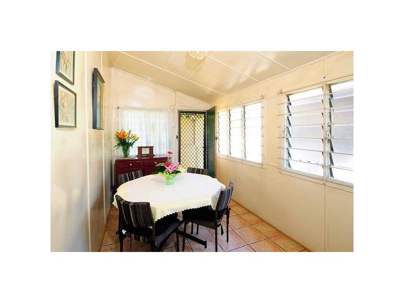 99 Cedar Street, Greenslopes QLD 4120