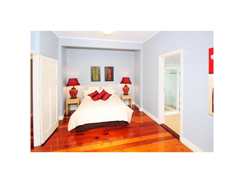 56 Gloucester Street, Highgate Hill QLD 4101