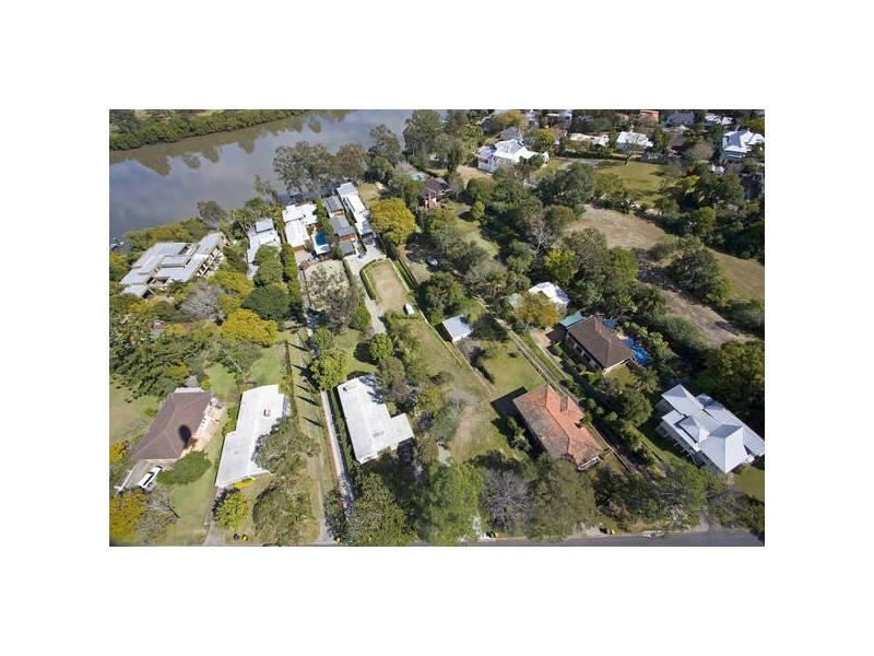 27 Feez Street, Yeronga QLD 4104