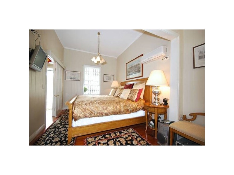 East Brisbane QLD 4169