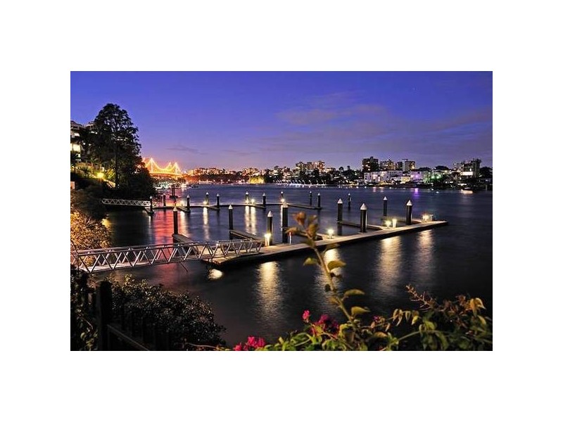 27 Castlebar Street, Kangaroo Point QLD 4169