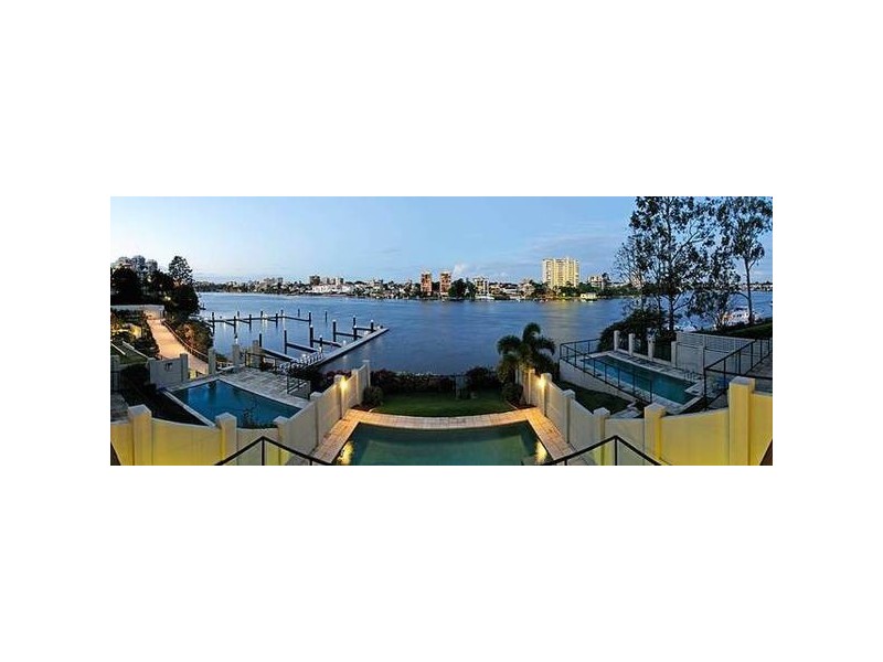 27 Castlebar Street, Kangaroo Point QLD 4169