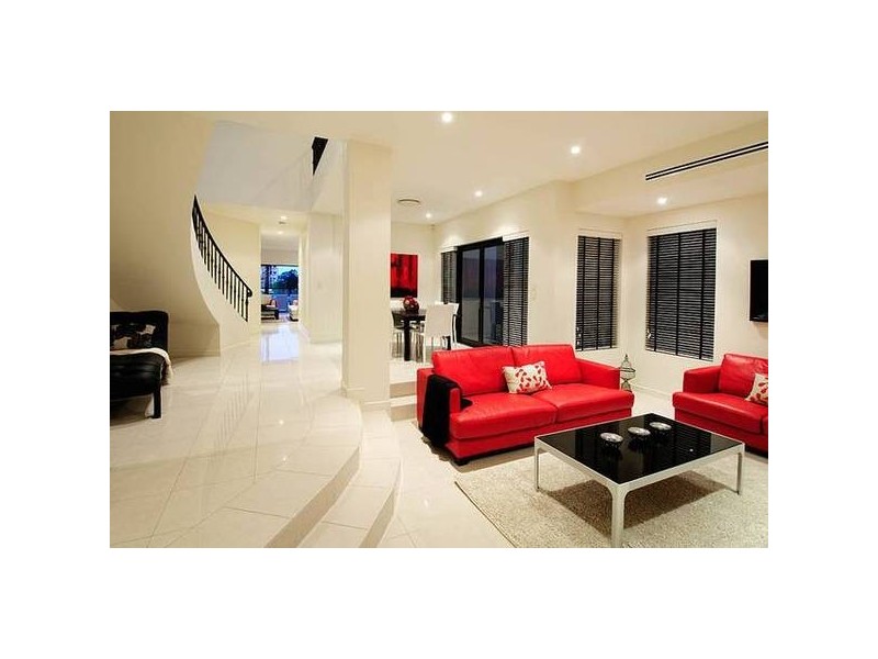 27 Castlebar Street, Kangaroo Point QLD 4169