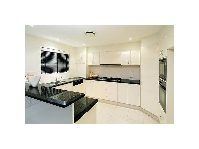 27 Castlebar Street, Kangaroo Point QLD 4169