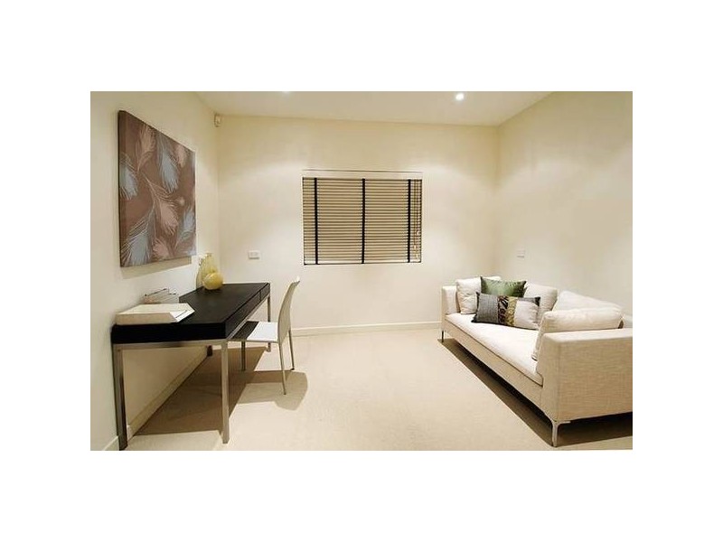 27 Castlebar Street, Kangaroo Point QLD 4169