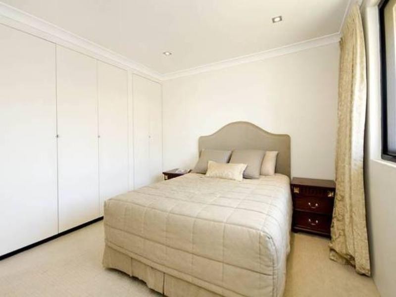 3/10 Vincent Street, Indooroopilly QLD 4068