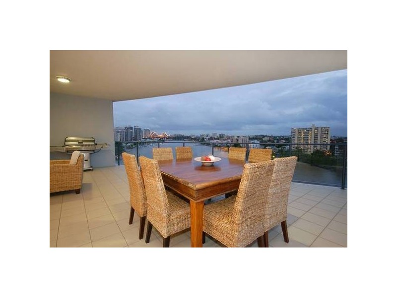 42/98 Thorn Street, Kangaroo Point QLD 4169