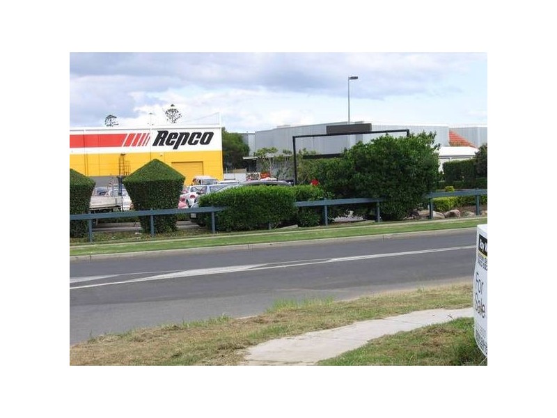 3 William, Goodna QLD 4300