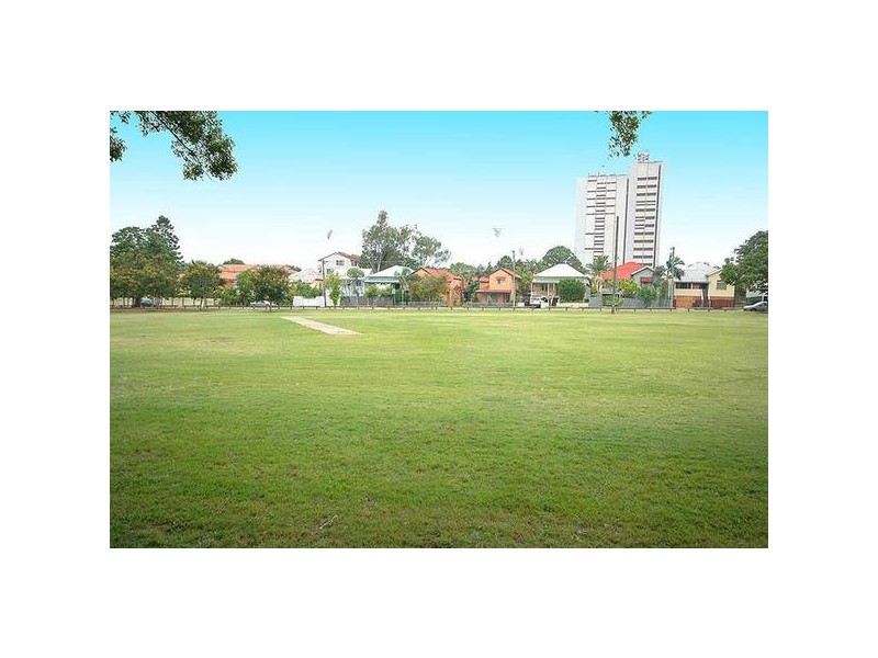 37 Sinclair Street, Kangaroo Point QLD 4169