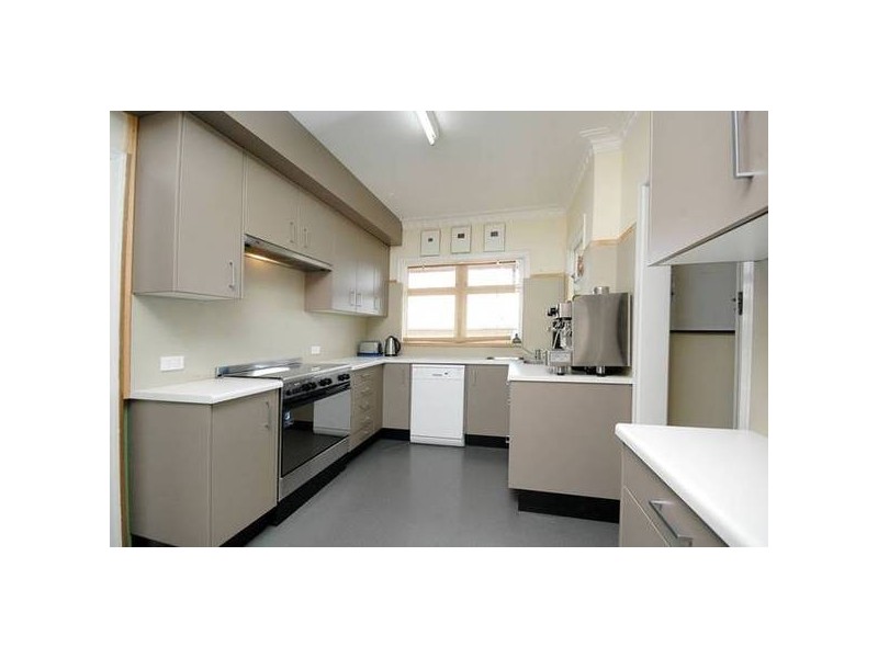 19 Castle Hill Street, Holland Park West QLD 4121