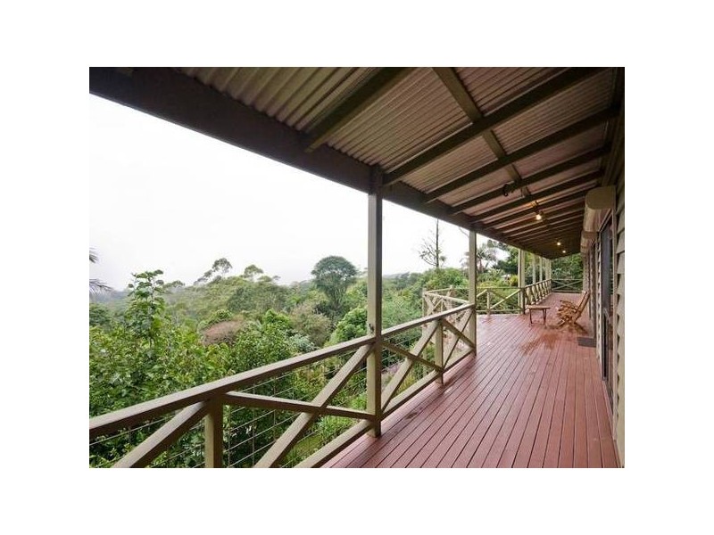 16 Attunga Lane, Mount Glorious QLD 4520