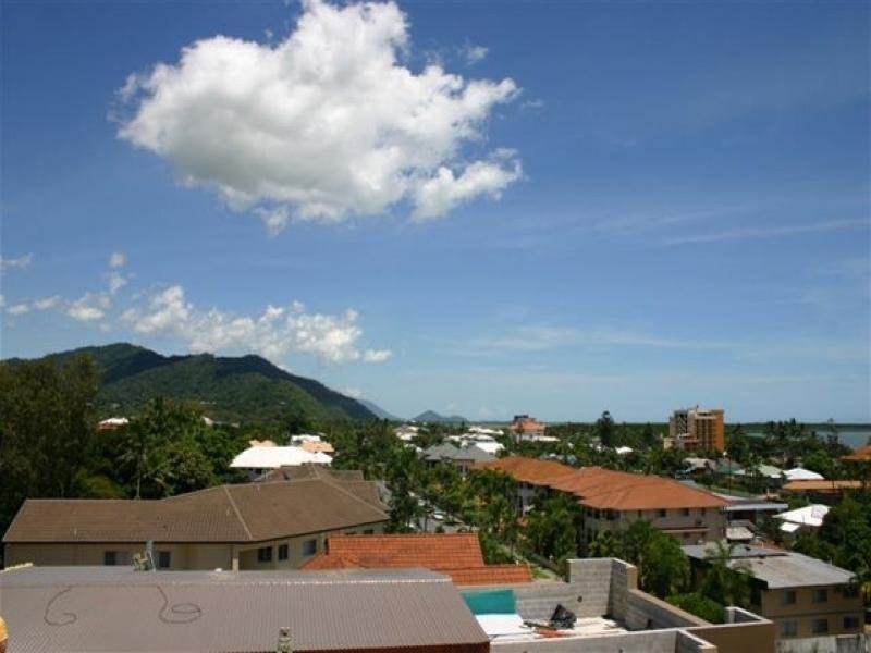 21 Digger Street, Cairns North QLD 4870