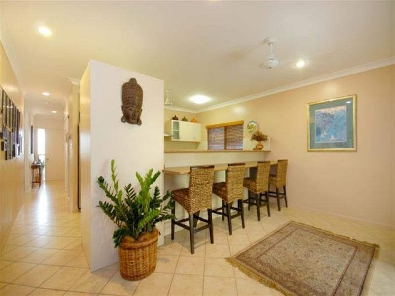 2 Beck Close, Bentley Park QLD 4869