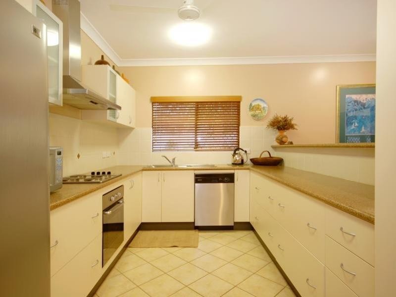 2 Beck Close, Bentley Park QLD 4869