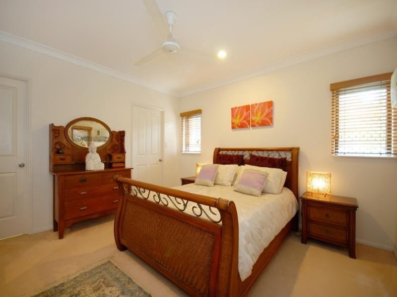 2 Beck Close, Bentley Park QLD 4869