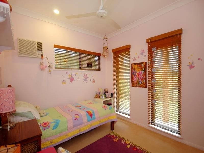 2 Beck Close, Bentley Park QLD 4869