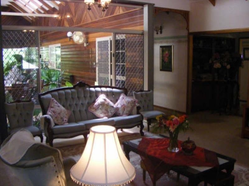 9 Dennis Close, Mooroobool QLD 4870