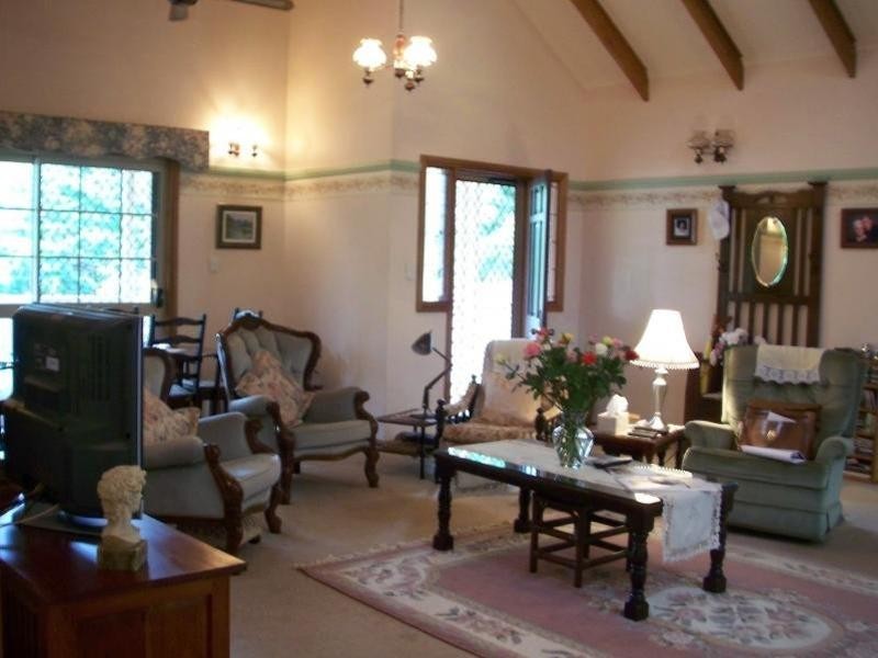 9 Dennis Close, Mooroobool QLD 4870