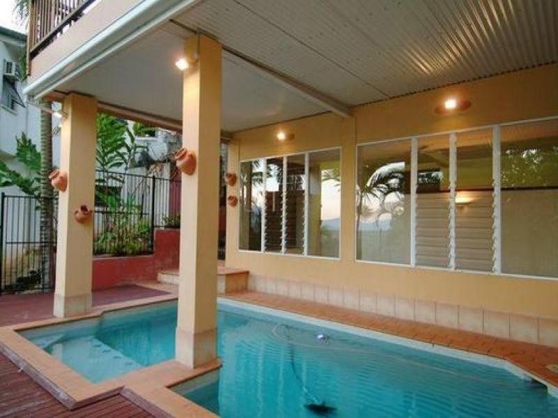 5 Woodlands Avenue, Edge Hill QLD 4870