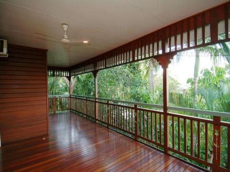 5 Woodlands Avenue, Edge Hill QLD 4870