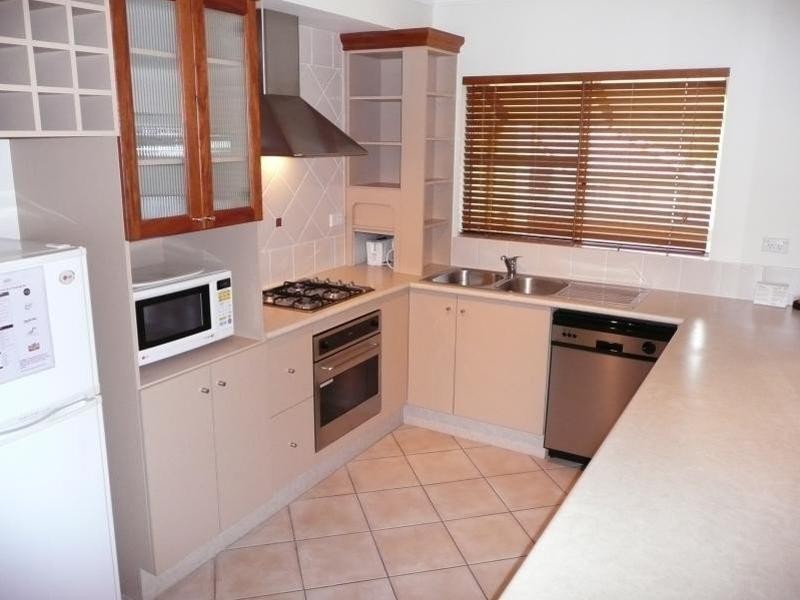 373 McLeod Street, Cairns North QLD 4870