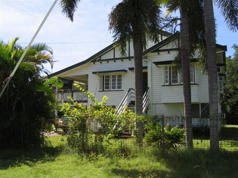 384 McLeod Street, Cairns North QLD 4870