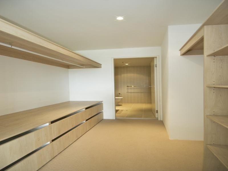1 Marlin Parade, Cairns City QLD 4870