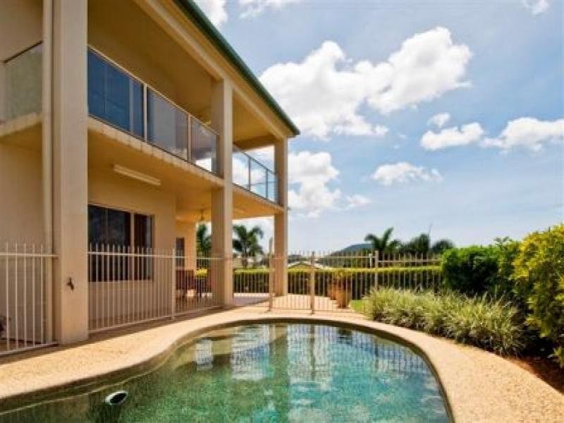 16 Hussar Close, Kanimbla QLD 4870