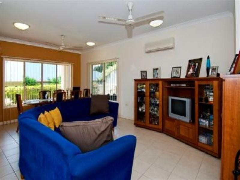 16 Hussar Close, Kanimbla QLD 4870