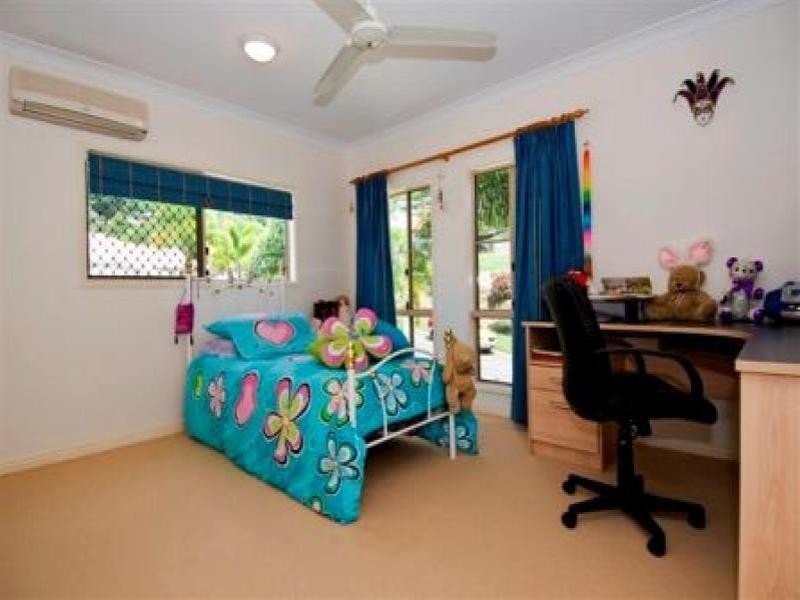 16 Hussar Close, Kanimbla QLD 4870
