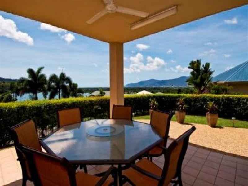 16 Hussar Close, Kanimbla QLD 4870