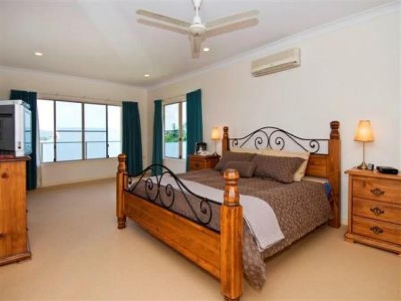 16 Hussar Close, Kanimbla QLD 4870