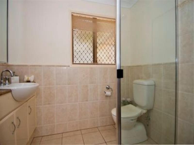 16 Hussar Close, Kanimbla QLD 4870