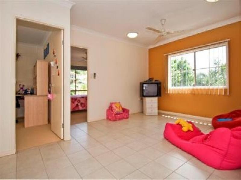 16 Hussar Close, Kanimbla QLD 4870