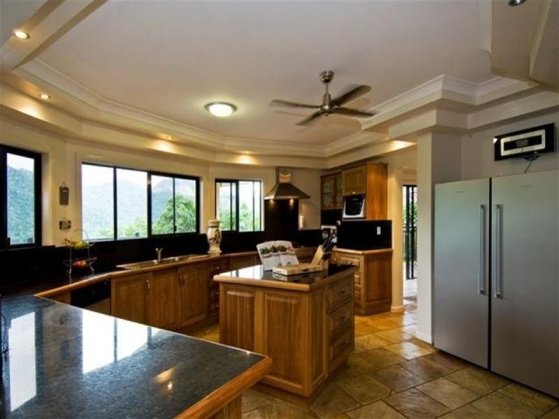 4 Lichen Close, Redlynch QLD 4870