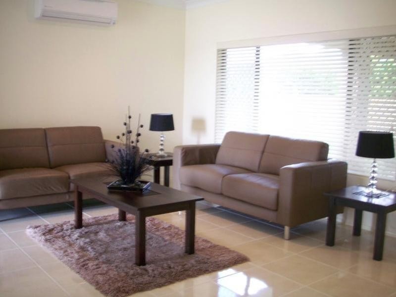 35 Larsen Road, Redlynch QLD 4870