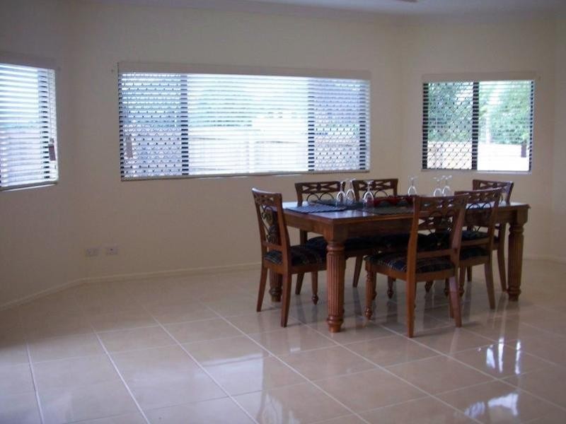 35 Larsen Road, Redlynch QLD 4870