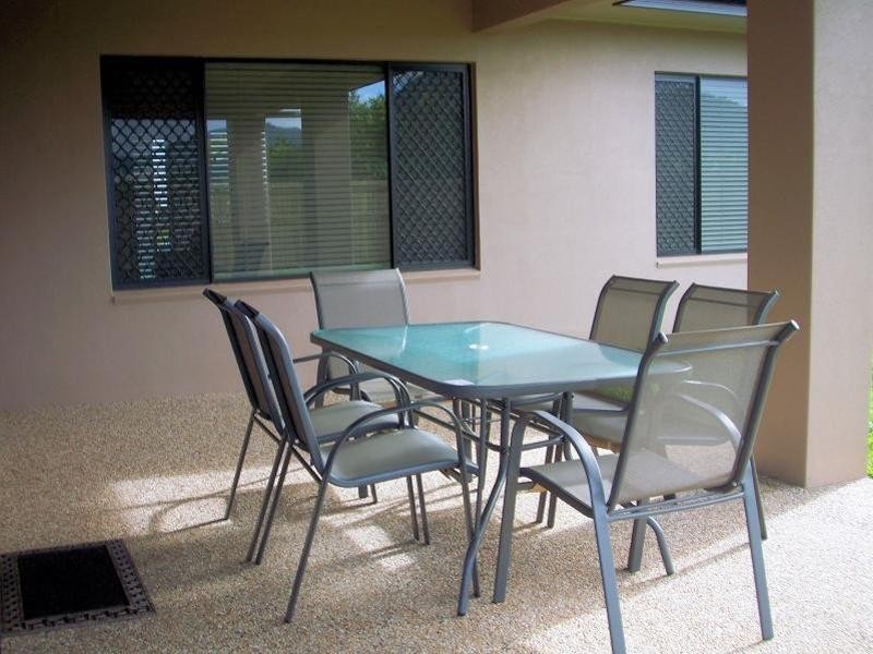 35 Larsen Road, Redlynch QLD 4870