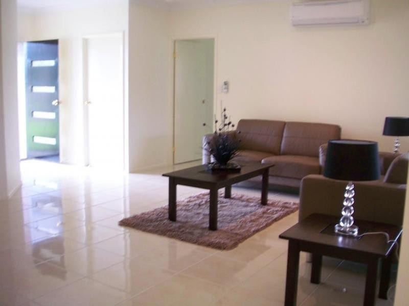 35 Larsen Road, Redlynch QLD 4870