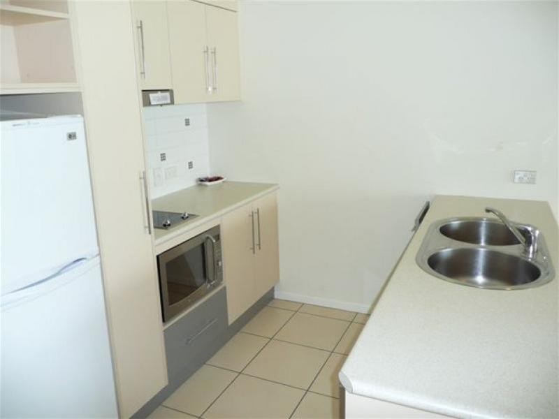 6 Lake Street, Cairns City QLD 4870