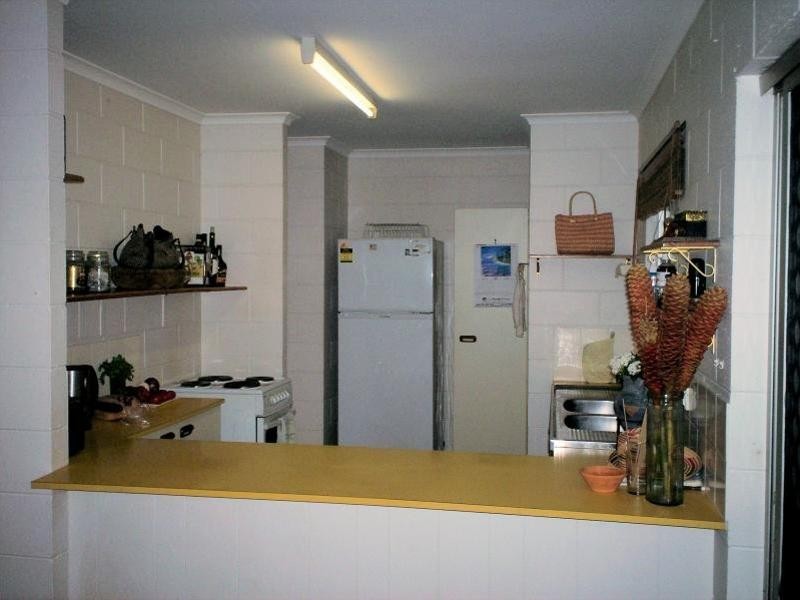 4 Frances Street, Mooroobool QLD 4870