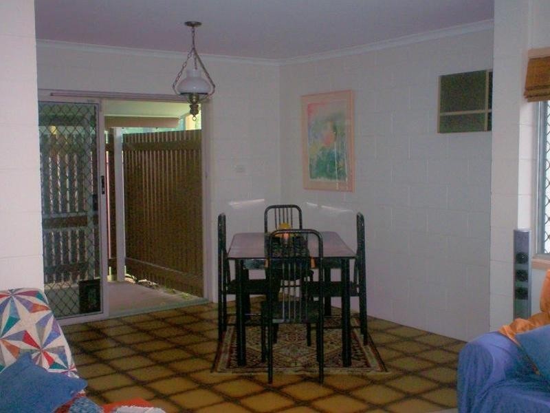 4 Frances Street, Mooroobool QLD 4870