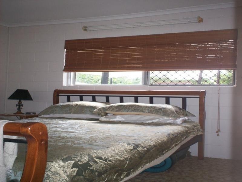 4 Frances Street, Mooroobool QLD 4870