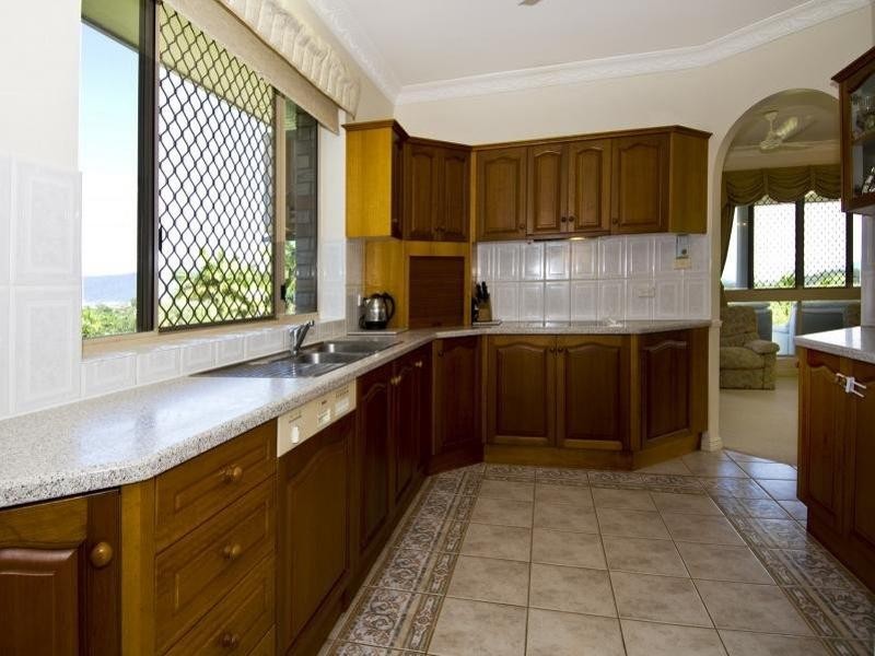 40 Summer Hill Drive, Cairns QLD 4870