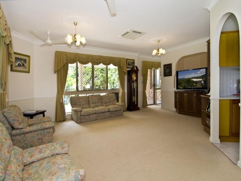 40 Summer Hill Drive, Cairns QLD 4870