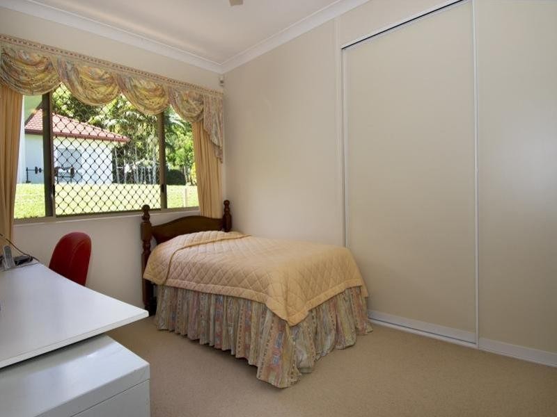 40 Summer Hill Drive, Cairns QLD 4870