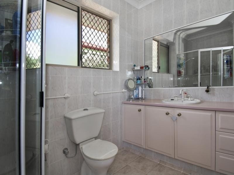 40 Summer Hill Drive, Cairns QLD 4870